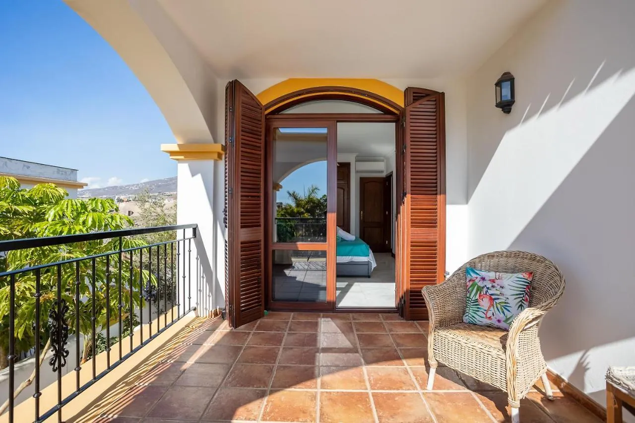 Villa Julia Deluxe Costa Adeje  0*,