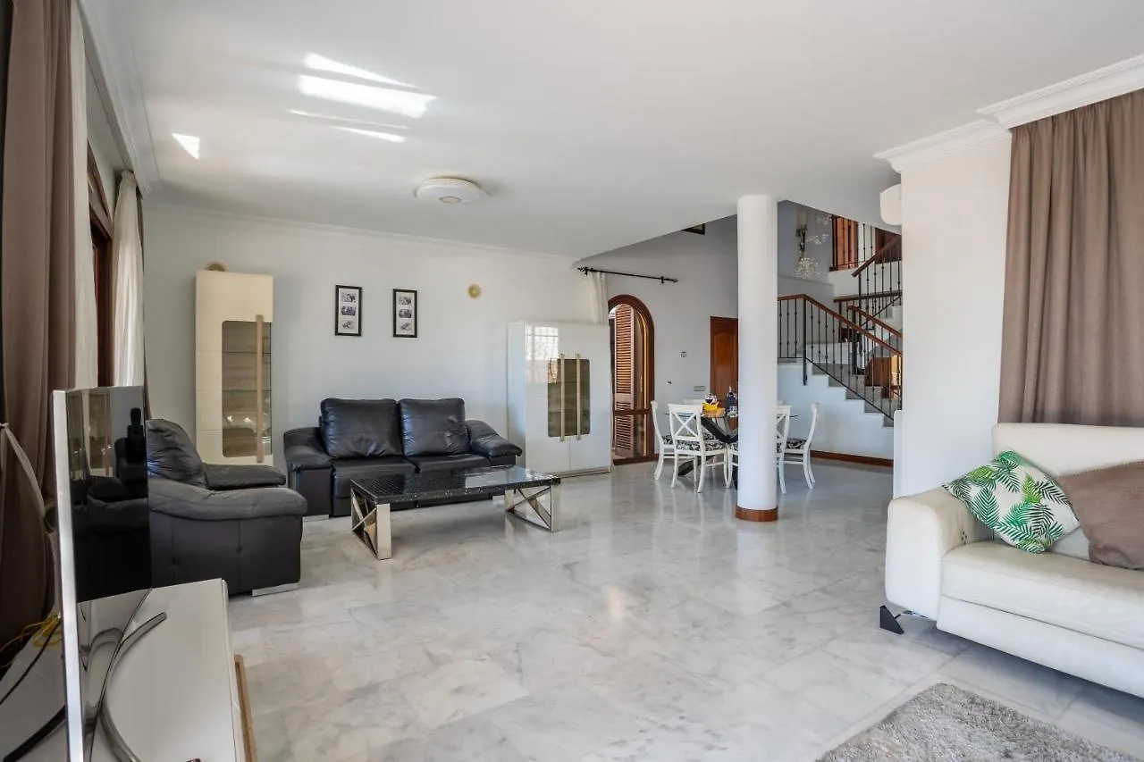 אדחה Villa Julia Deluxe